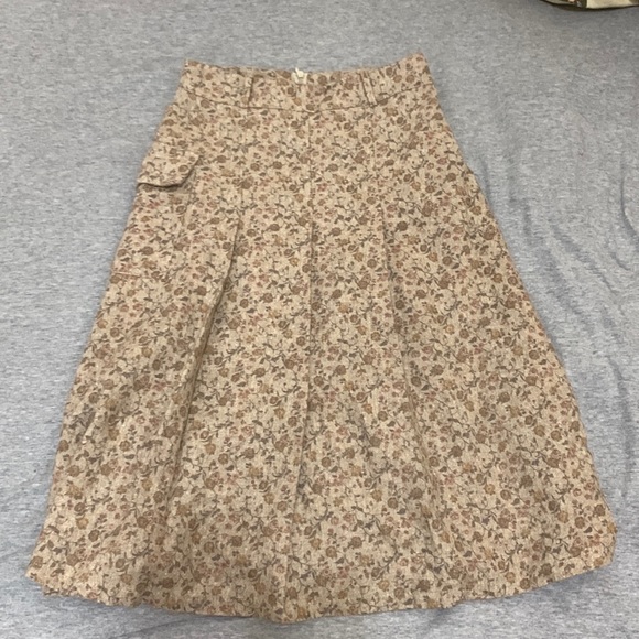 A line brown floral skirt with side pocket - Picture 1 of 3